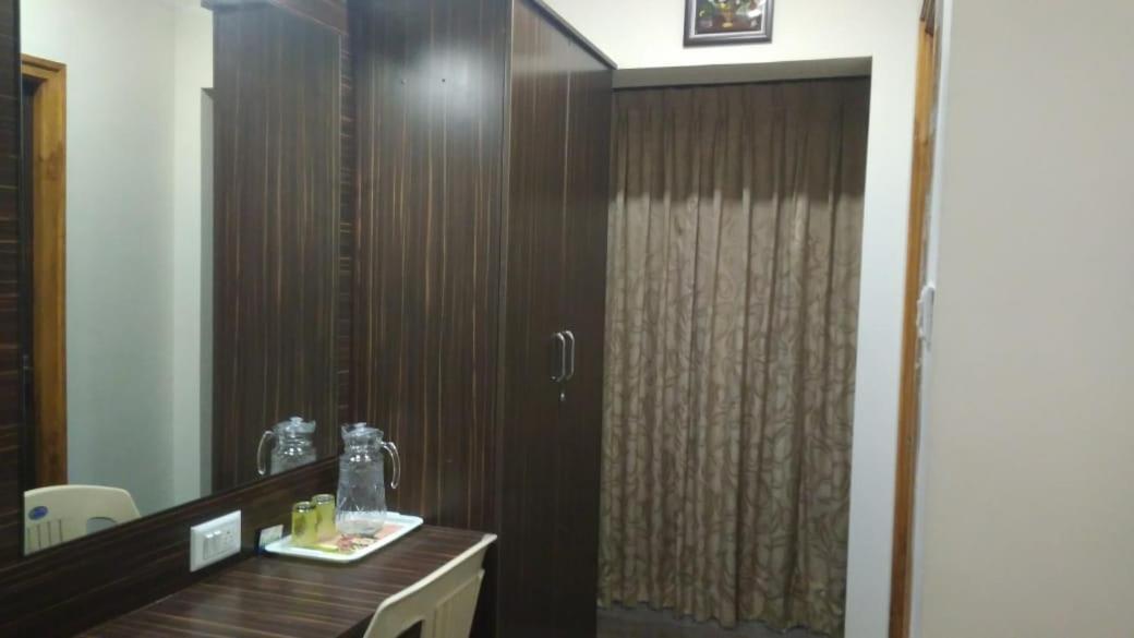 Famous Residency Hotell Tiruchirappalli Exteriör bild