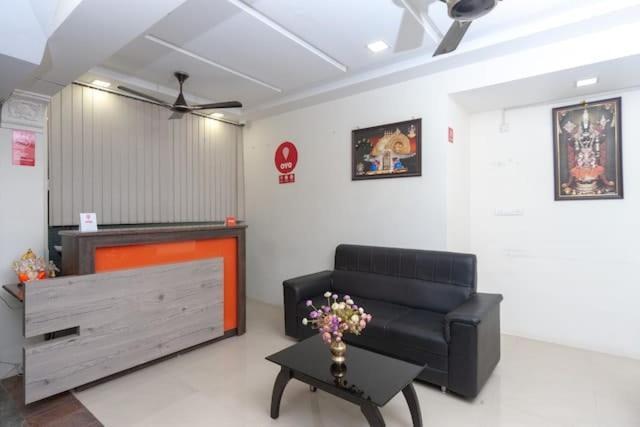Famous Residency Hotell Tiruchirappalli Exteriör bild