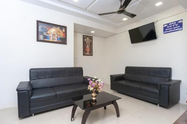 Famous Residency Hotell Tiruchirappalli Exteriör bild